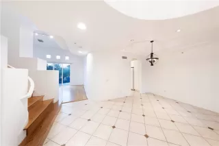 Photo #3: NP26030988 Listing 