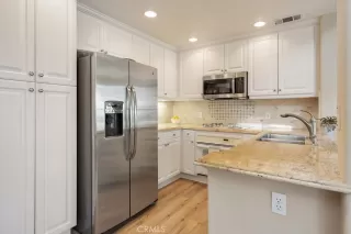 Photo #4: NP26034017 Listing