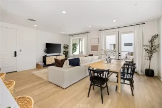 Photo #5: NP26047080 Listing 