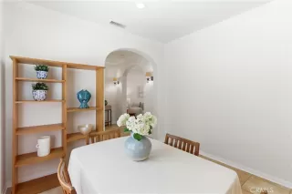 Photo #5: NP26066588 Listing 