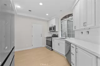 Photo #5: NP26066645 Listing