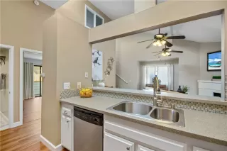 Photo #2: NP26069893 Listing