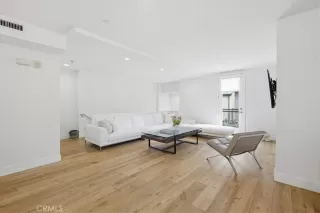 Photo #5: NP26084851 Listing 