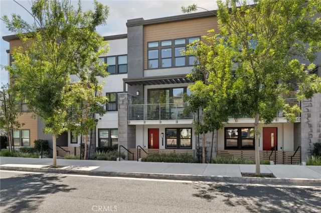 MLS: NP26122021 Condo For Sale