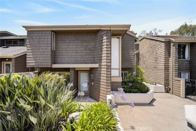 MLS: NP26123042 Condo For Sale