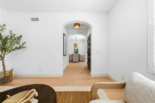 Photo #4: NP26125237 Listing