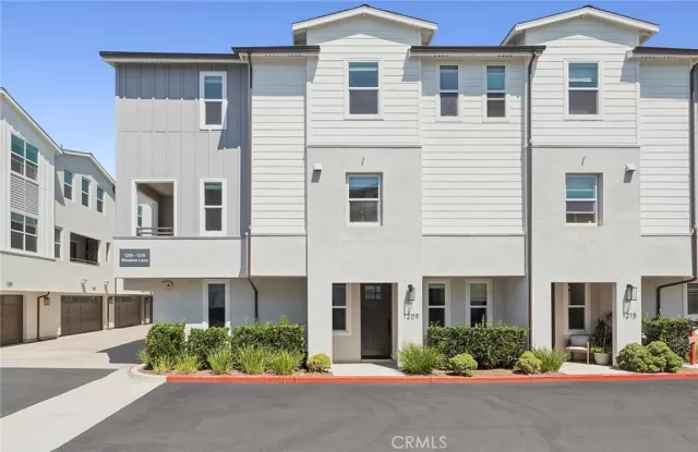 MLS: NP26128593 Condo For Sale