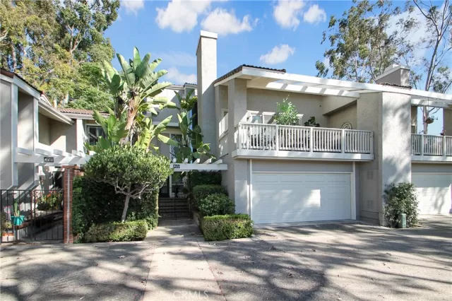 MLS: OC22138235 Condo For Sale