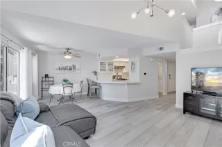 Photo #6: OC22140513 Listing 