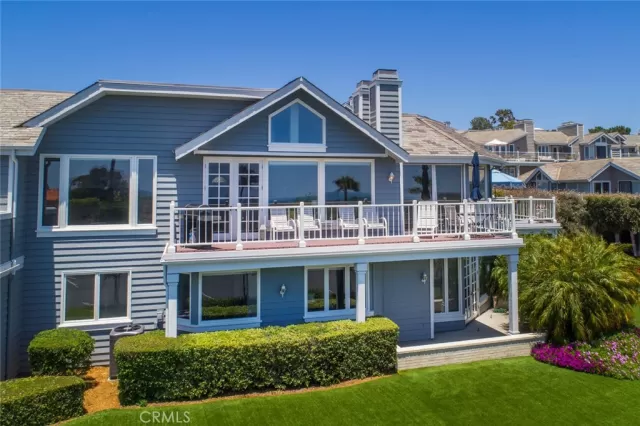 MLS: OC22153728 Condo For Sale