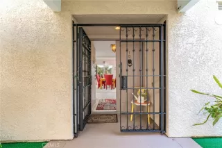 Photo #3: OC22156916 Listing