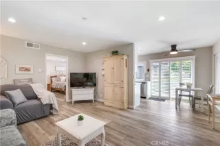 Photo #6: OC22156983 Listing