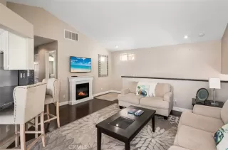 Photo #4: OC22167703 Listing 