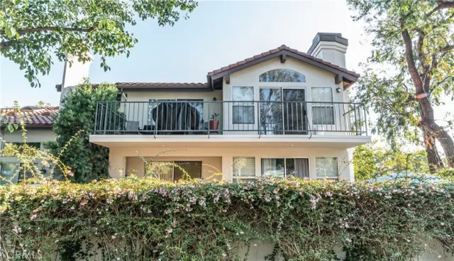 MLS: OC22169465 Condo For Sale