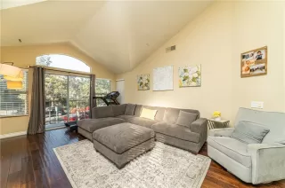 Photo #3: OC22169465 Listing