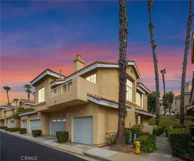 MLS: OC22170314 Condo For Sale