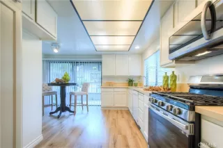 Photo #5: OC22170926 Listing