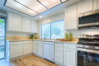 Photo #6: OC22170926 Listing