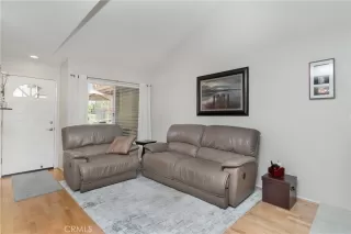 Photo #3: OC22172239 Listing 