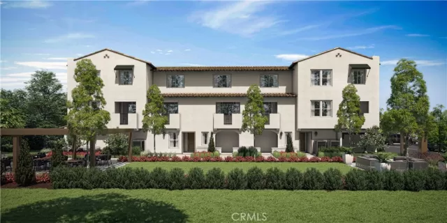 MLS: OC22172277 Condo For Sale