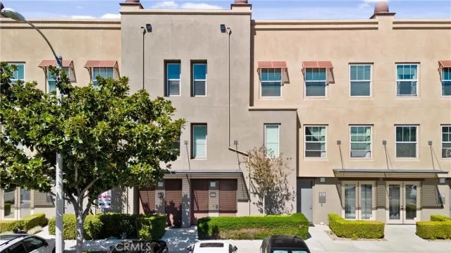 MLS: OC22180444 Condo For Sale