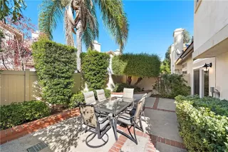 Photo #2: OC22182159 Listing 