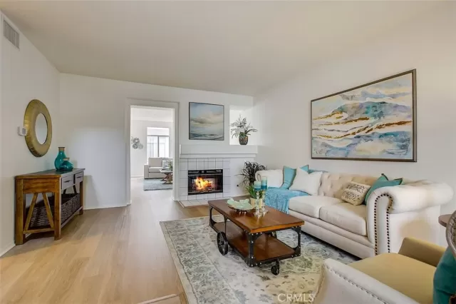 MLS: OC22183767 Condo For Sale