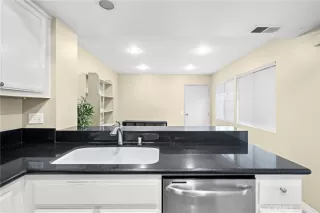 Photo #5: OC22185992 Listing