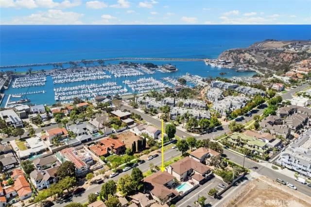 MLS: OC22187065 Condo For Sale