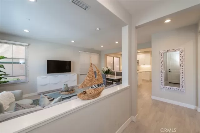 MLS: OC22188884 Condo For Sale