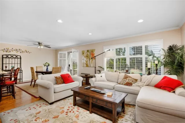 MLS: OC22191202 Condo For Sale