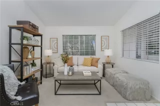 Photo #2: OC22194074 Listing 