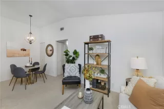 Photo #3: OC22194074 Listing 