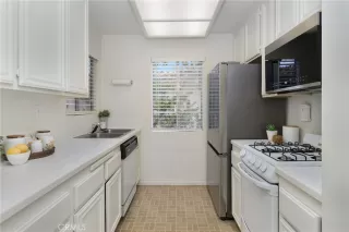 Photo #6: OC22194074 Listing 