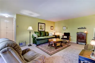 Photo #4: OC22194943 Listing