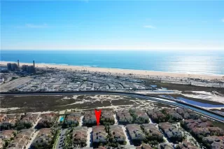 Photo #4: OC22197696 Listing