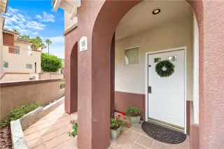 Photo #2: OC22198021 Listing