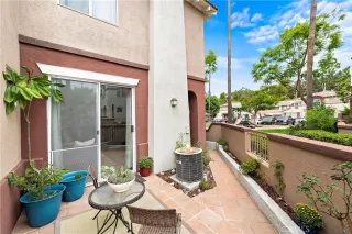 Photo #4: OC22198021 Listing