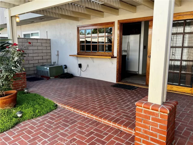 MLS: OC22198329 Condo For Sale