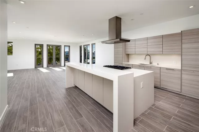 MLS: OC22200795 Condo For Sale