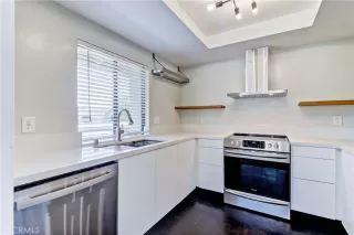 Photo #4: OC22201803 Listing