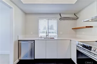 Photo #6: OC22201803 Listing