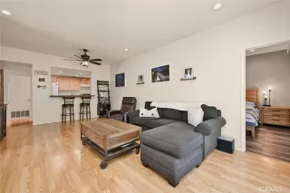 Photo #4: OC22202759 Listing