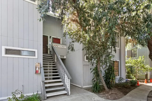 MLS: OC22205726 Condo For Sale