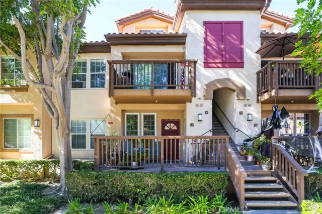 MLS: OC22207818 Condo For Sale