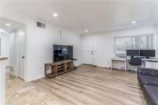 Photo #3: OC22208309 Listing 