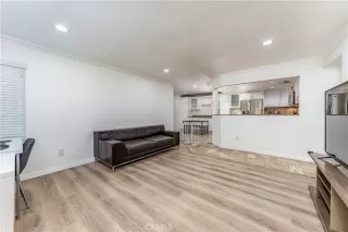 Photo #4: OC22208309 Listing 