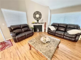 Photo #2: OC22209111 Listing