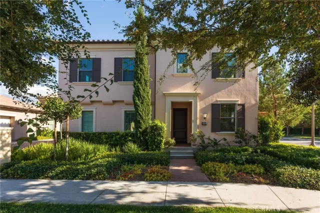 MLS: OC22209927 Condo For Sale