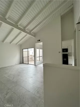 Photo #2: OC22211623 Listing